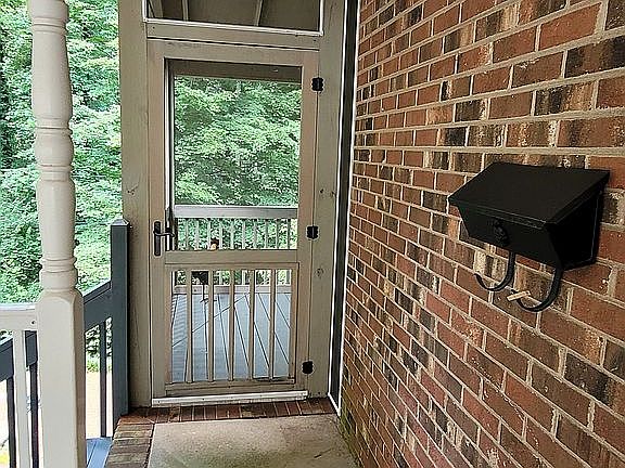 Entry to Screened in Porch