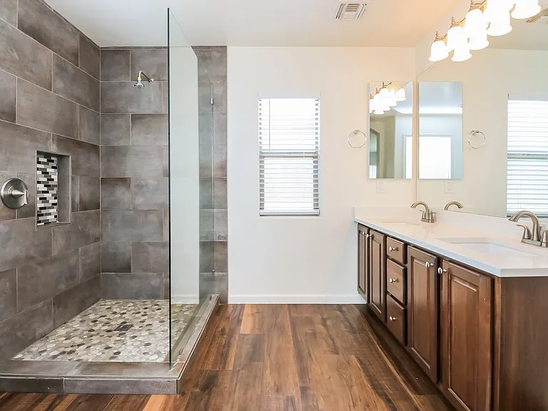 4697 E Redfield Rd — Photo 11
