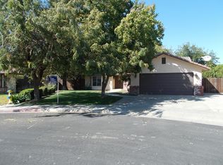 2225 Scott Ave, Clovis, CA 93611