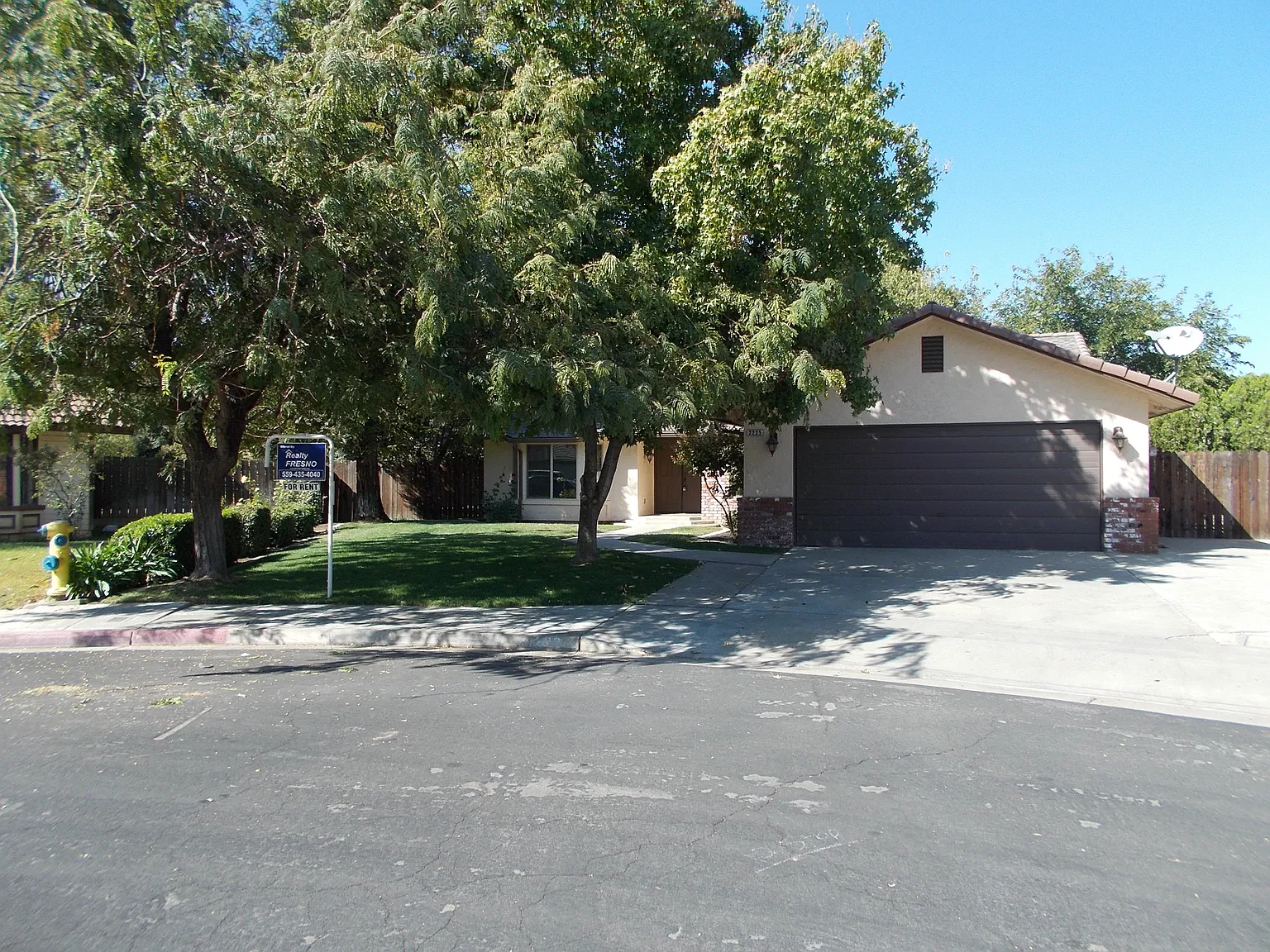2225 Scott Ave photo 1