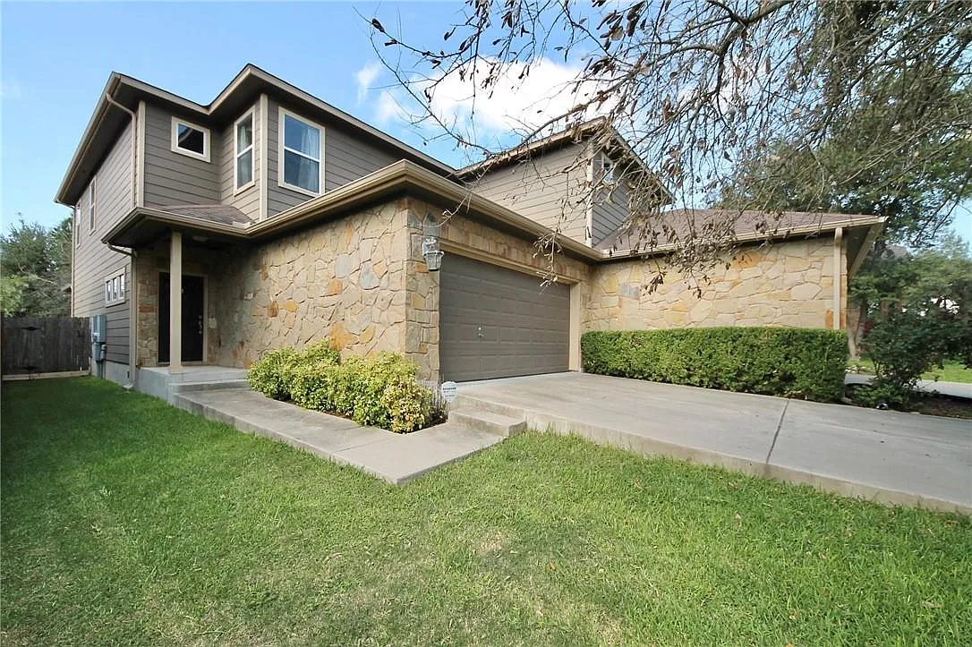 3 bed, 2.5 bath, 1814 sqft, $2,510 — Photo 1