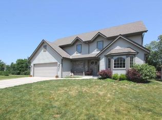 6804 Magnolia Ct, Greendale, WI 53129