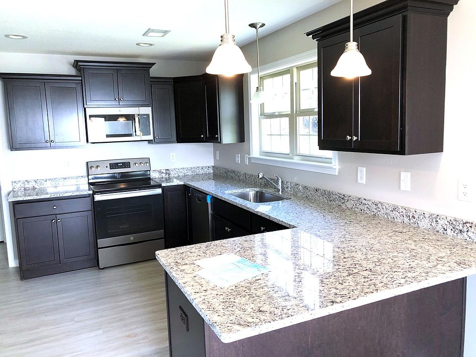 1st image of 210 Corsica Ct