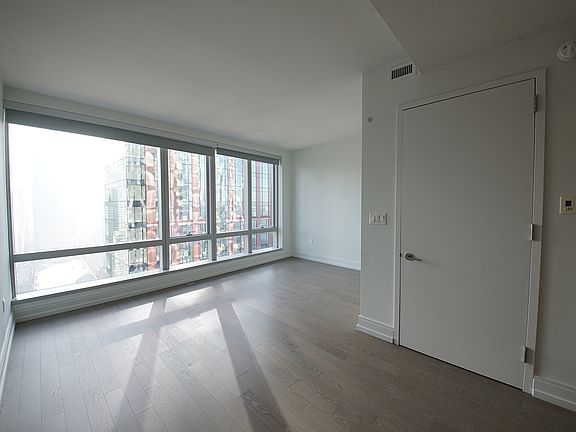 3rd image of 555 10th Ave APT 43M