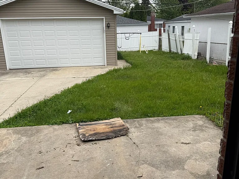 6042 Highview St — Photo 3