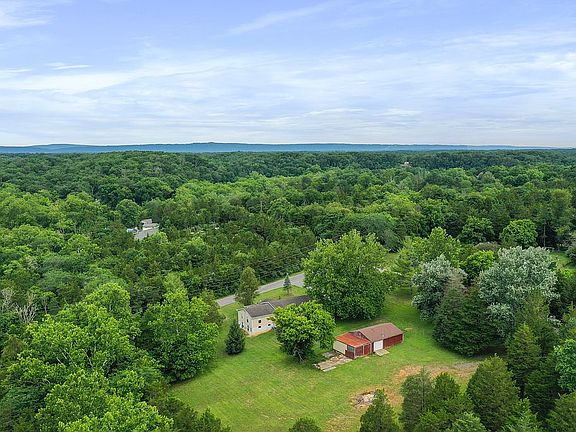 2nd image of 456 Hidden Hollow Dr
