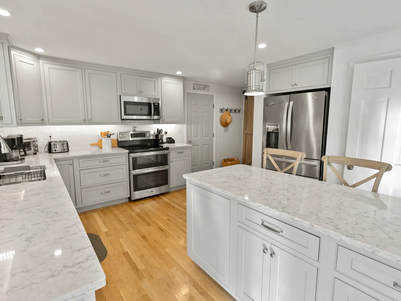 3 bed, 2.5 bath, 1792 sqft, $3,500 — Photo 1