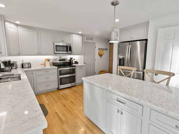 40 Shore Rd