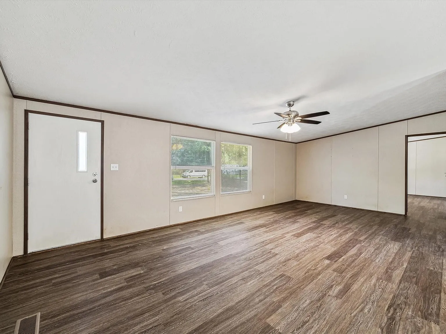 3 bed, 2.0 bath, 1485 sqft, $1,650 — Photo 2