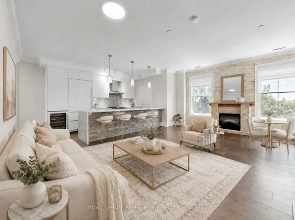 10360 Islington Ave #303, Vaughan, ON L0J 1C0