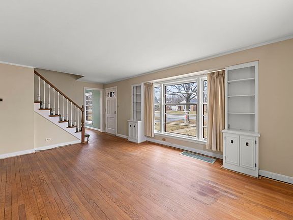 3rd image of 1818 E Indiana St