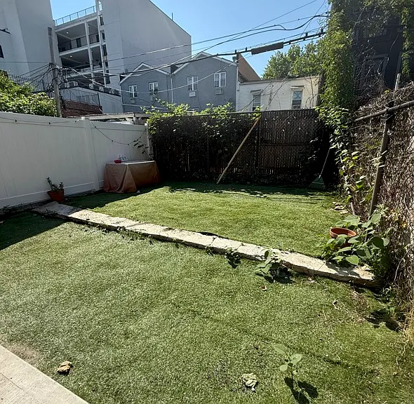 129 Cornelia St #1 — Photo 4