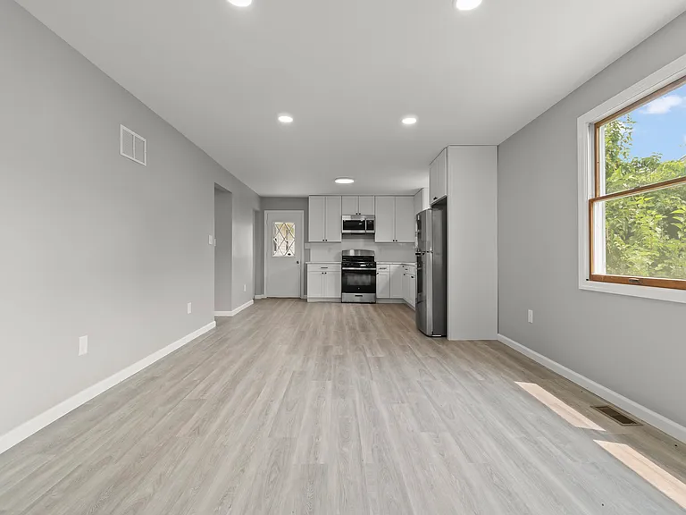 615 Fairmount Dr — Photo 13