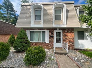 105 Pinewood Rd, Clarksburg, WV 26301