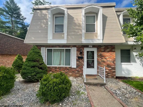 105 Pinewood Rd, Clarksburg, WV 26301