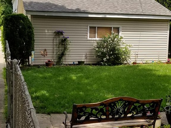 2nd image of 5858 W Catalpa Ave #1