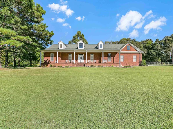 400 Hughes Rd E, Jackson, TN 38305