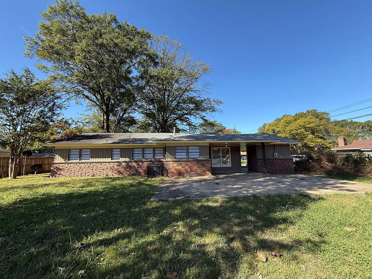 4340 Marguerite Dr — Photo 4