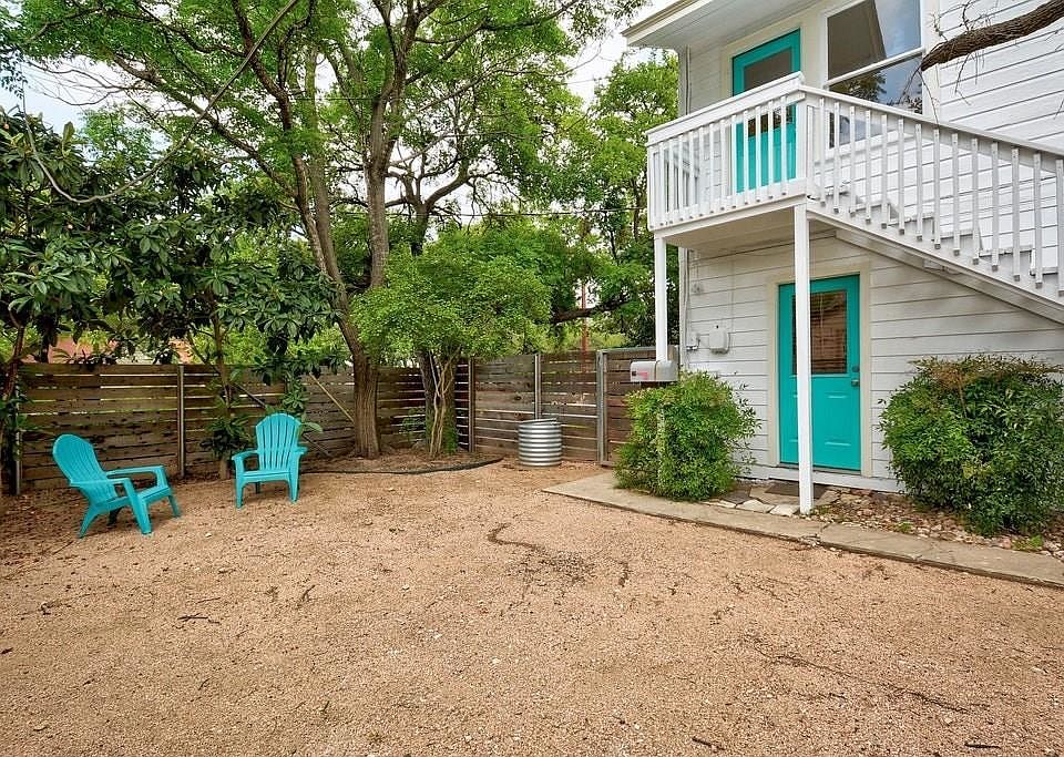 Shared Yard