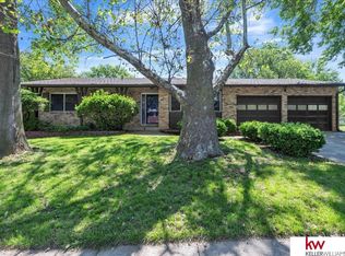 1003 Thomas Dr, Bellevue, NE 68005