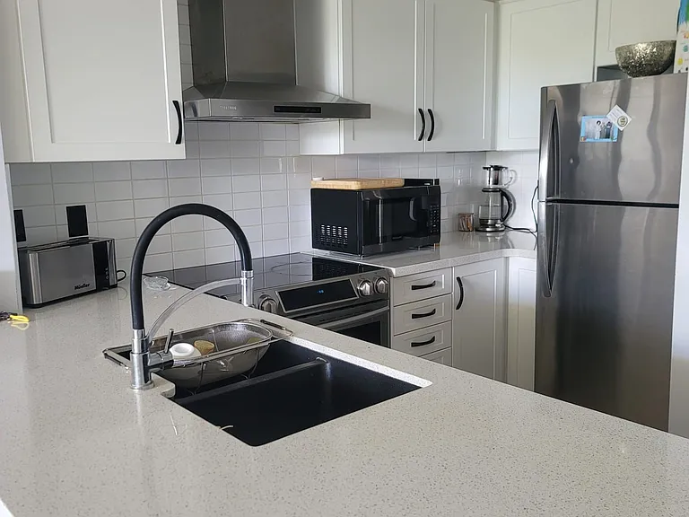 310 Red Maple Rd E #217 — Photo 2