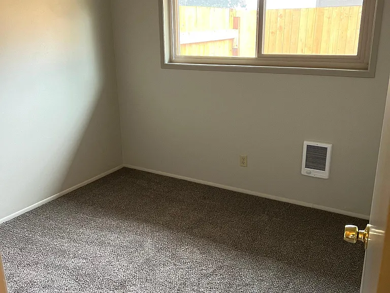 125 Curtis St NE — Photo 10
