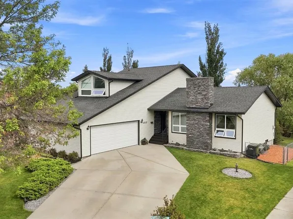 6802 SW 42a Ave, Camrose, AB T4V 3S4