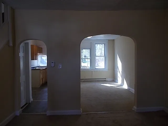 3 bed, 1020 sqft, $1,350 — Photo 2