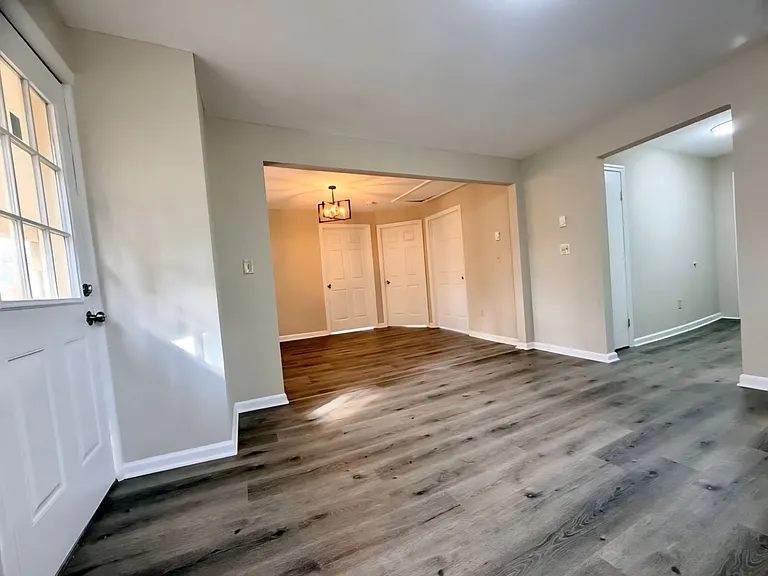 3-7 Maple St — Photo 7