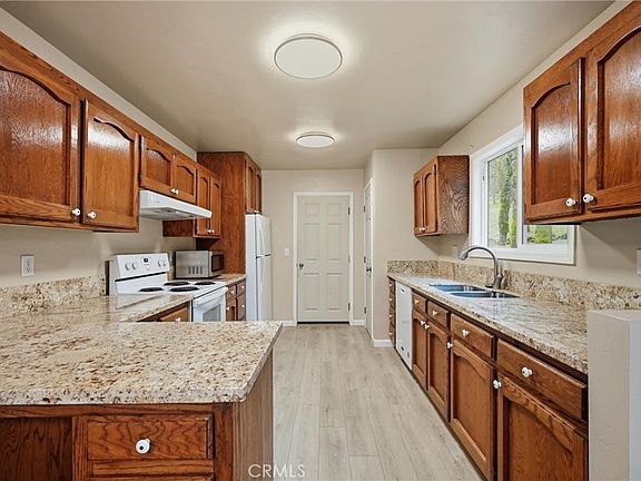 5th image of 19474 Donkey Hill Rd