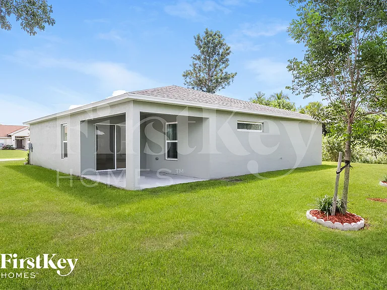 1750 SW Hampshire Ln — Photo 14