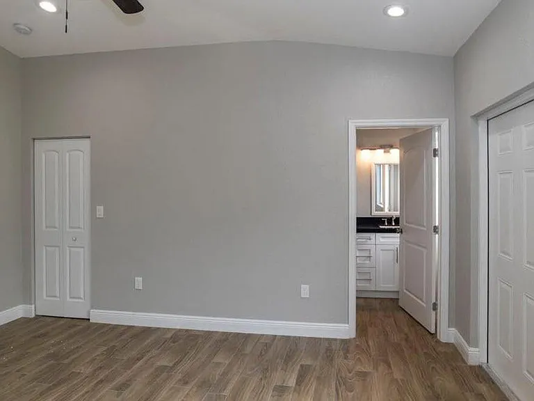 1140 NW 1st Ave — Photo 16