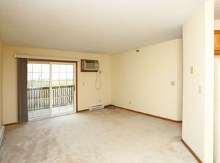 208 S J St #8, Indianola, IA 50125