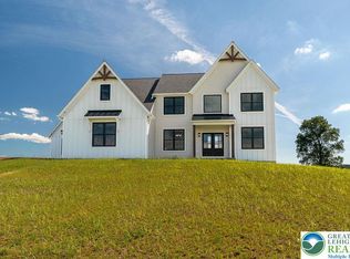 5043 Chapmans Rd S, Allentown, PA 18104