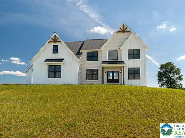 5043 Chapmans Rd S, Allentown, PA 18104