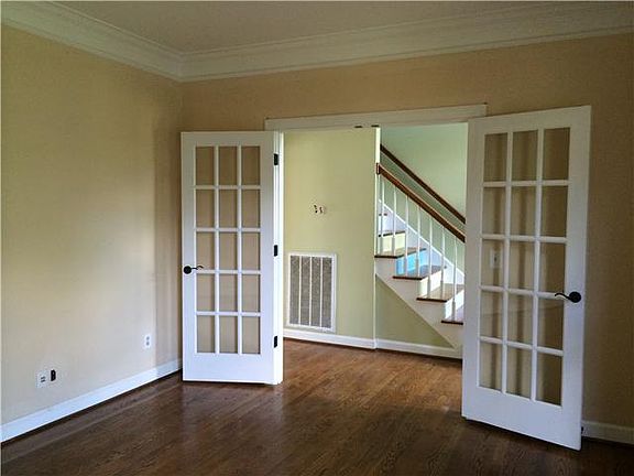 5th image of 5011 Saddleview Dr