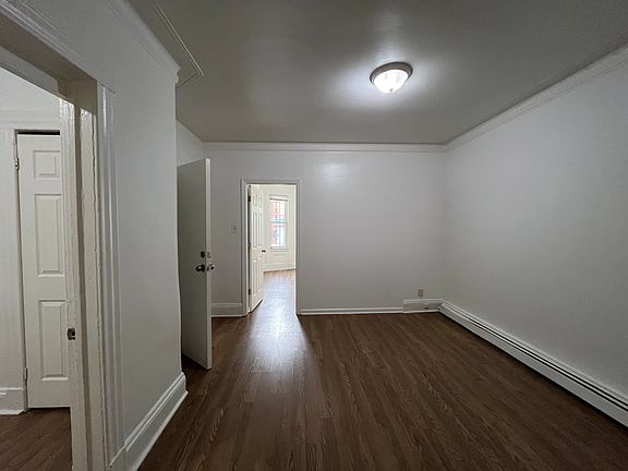5th image of 31 Van Nostrand Ave