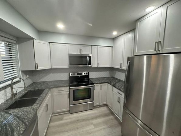 5205 Bayside Dr, Greenacres, FL 33463