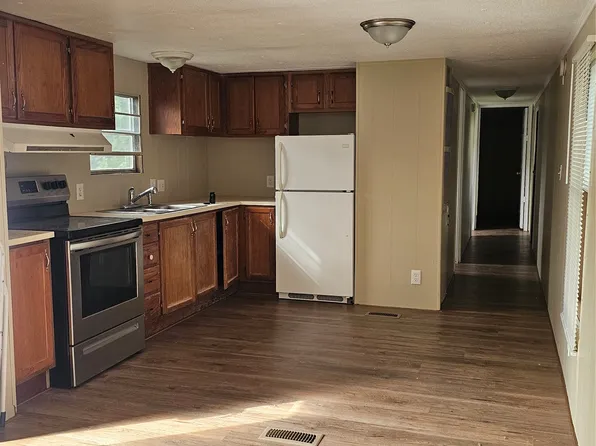 21 Ray St, Keene, TX 76059