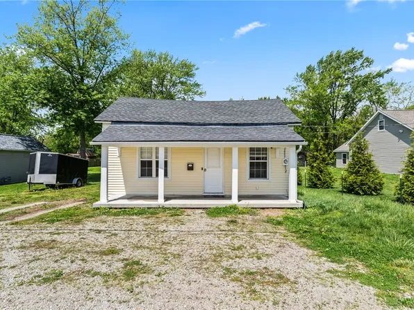79 W Mound St, Sabina, OH 45169