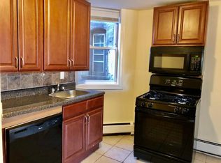 554 Avenue C APT 3A, Bayonne, NJ 07002