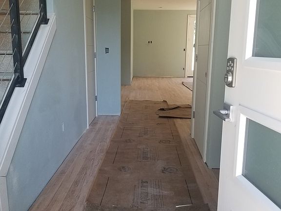 4th image of 204 NW Quail Gardens Pl