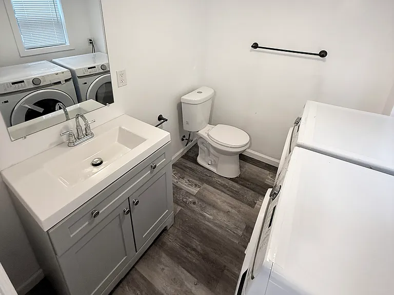 210 Washington St — Photo 17