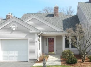 15 Tabor Xing, Longmeadow, MA 01106