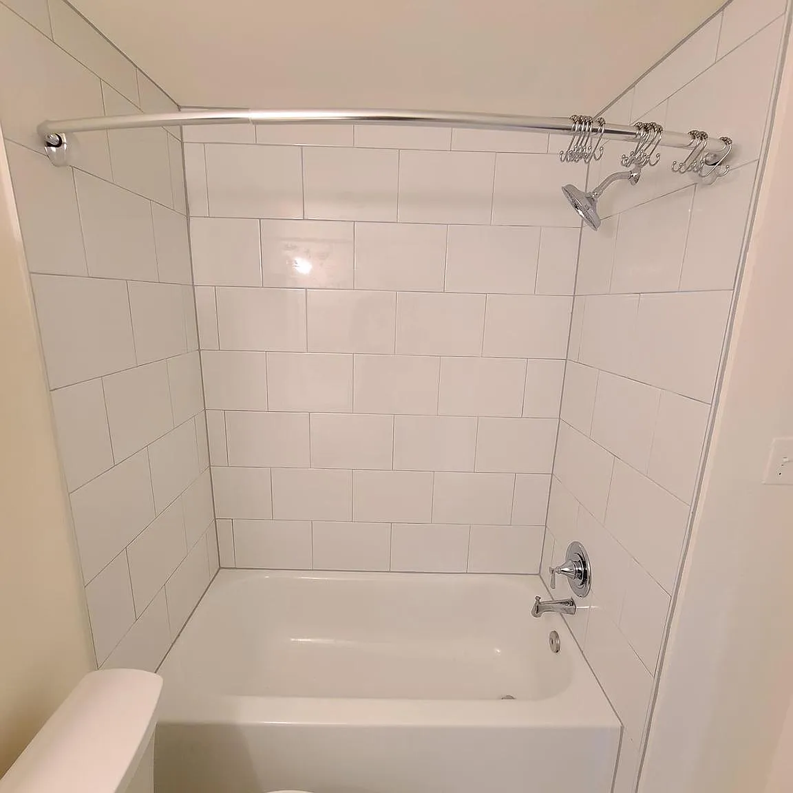 3 bed, 3.5 bath, 1960 sqft, $2,600 — Photo 3
