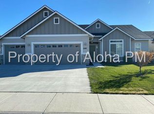 6142 N Silver Spruce Ave, Meridian, ID 83646