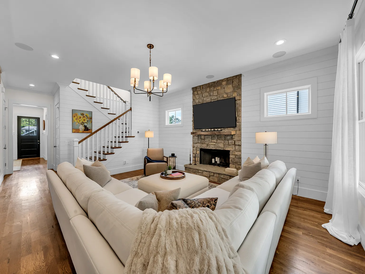 4 bed, 2184 sqft, $15,000 — Photo 3