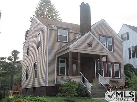 17 Haddale Ave photo 1