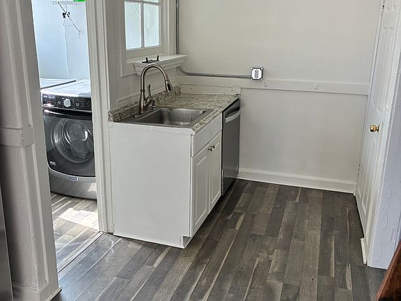 other end od kitchen