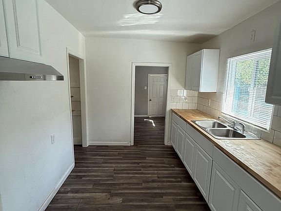 3rd image of 817 S 8th St